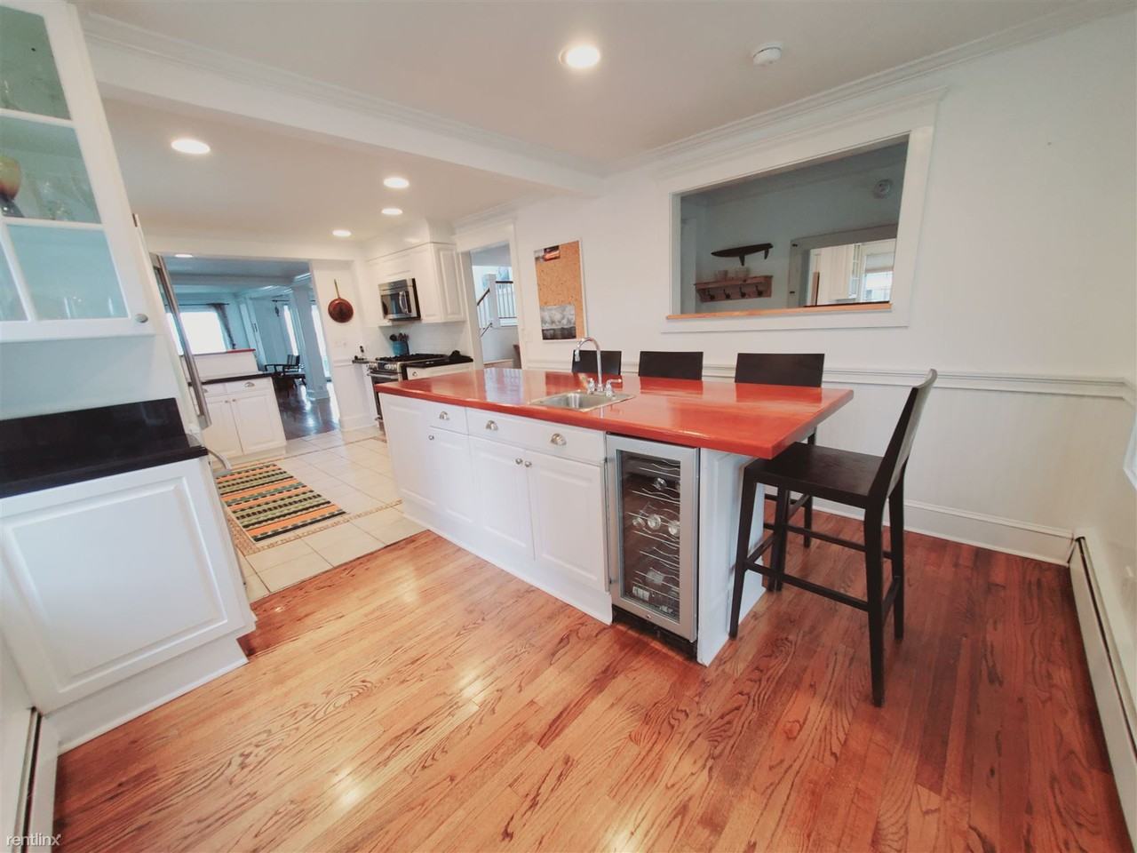 20 Harbor View Ave - Photo 3 of 22