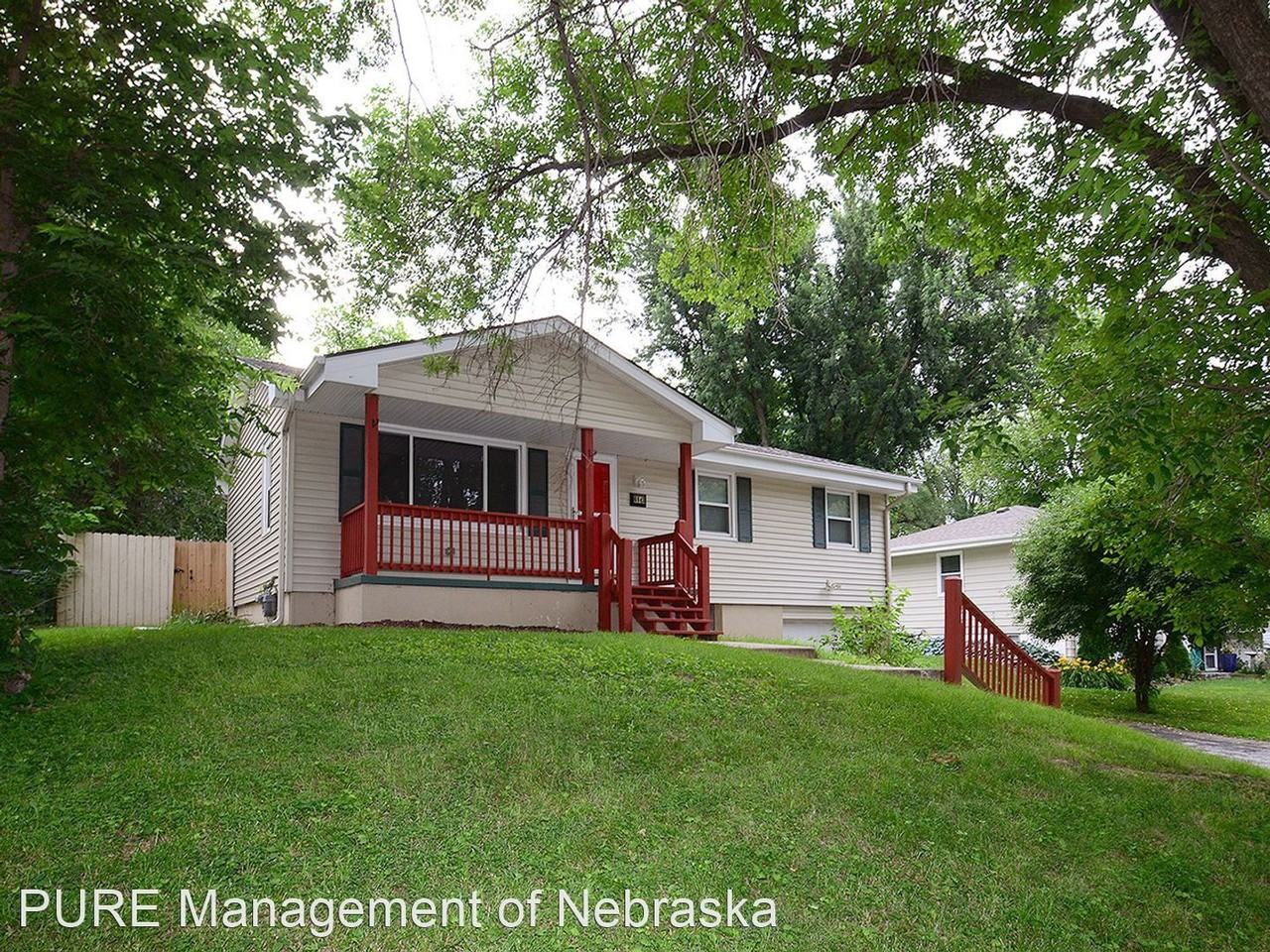 6843 N 64th St - Photo 2 of 29