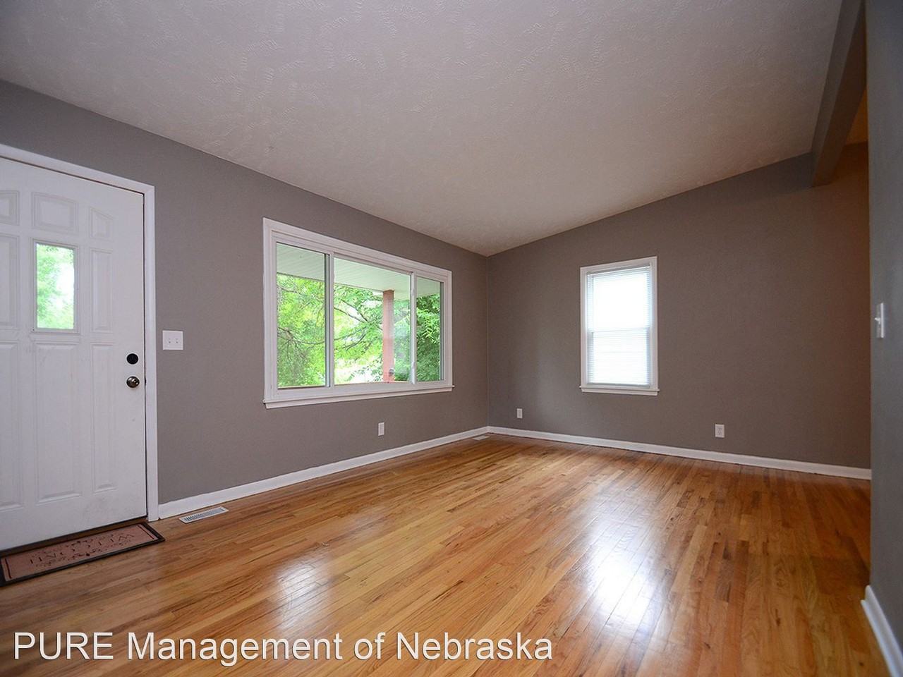 6843 N 64th St - Photo 3 of 29