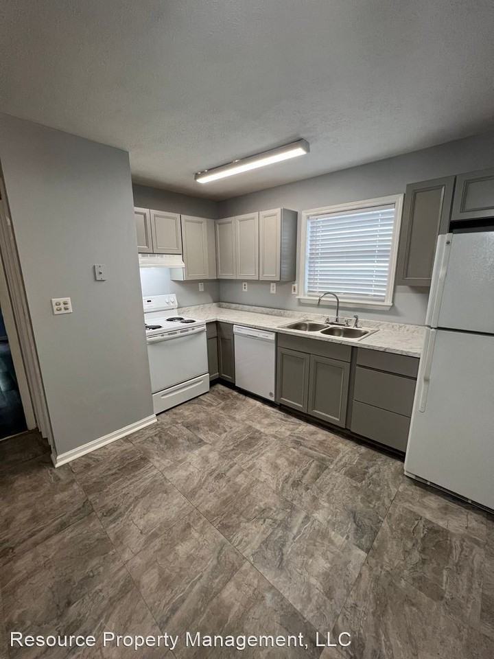 107 Pope St - Photo 3 of 10