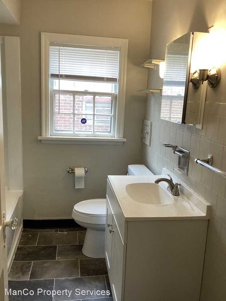 1337 Canfield Ave - Photo 3 of 8