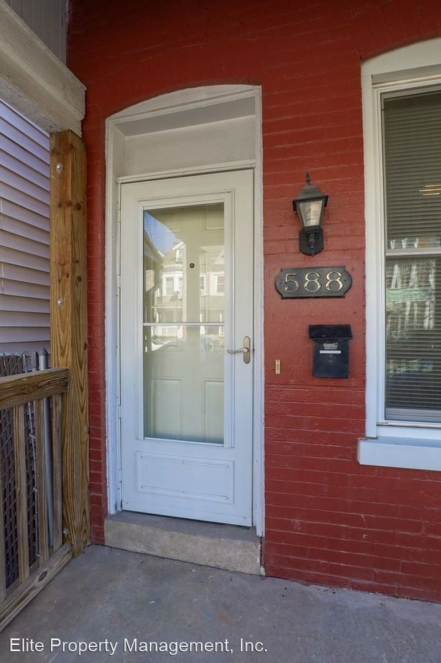 588 W Princess St - Photo 2 of 27