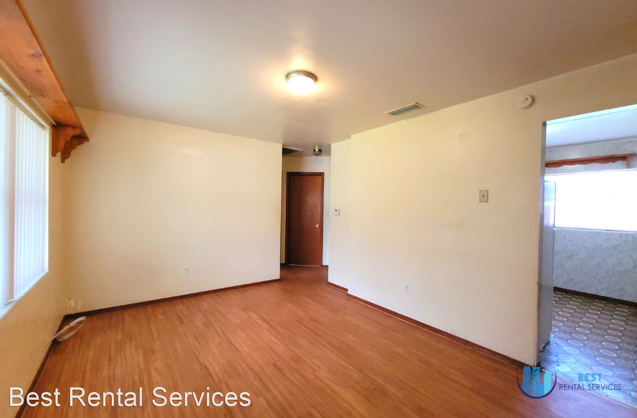 2302 Burns St - Photo 3 of 26