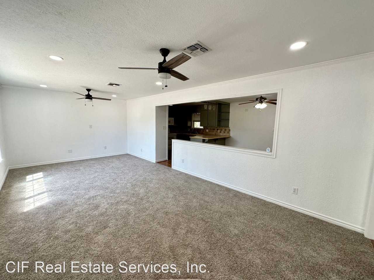 705 S 4th St - Photo 2 of 19