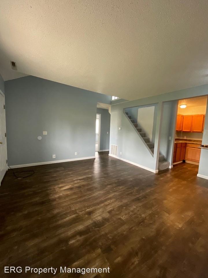 2219 Prairie St - Photo 2 of 18