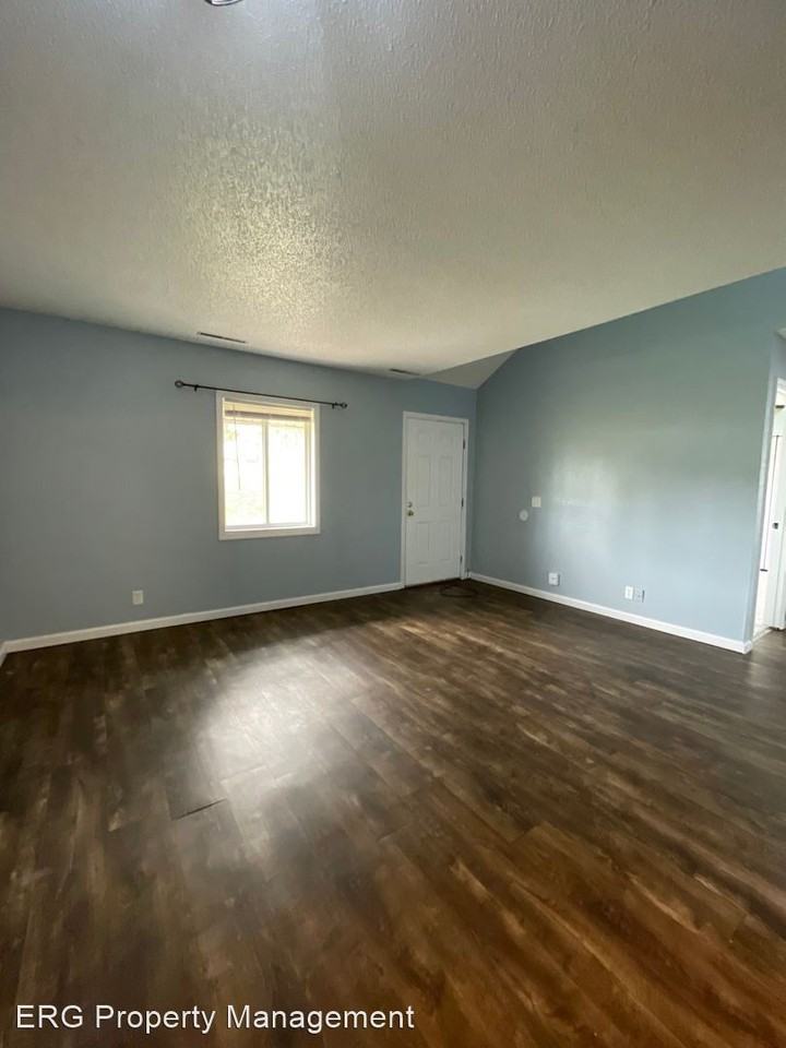 2219 Prairie St - Photo 3 of 18