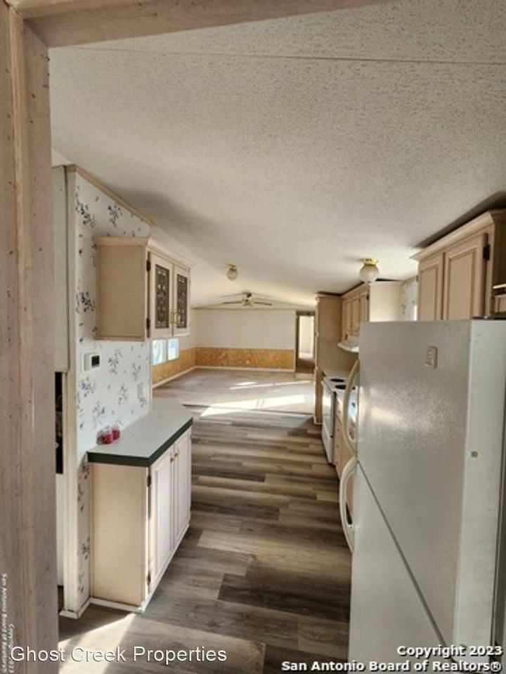 506 Paladin Dr - Photo 3 of 5