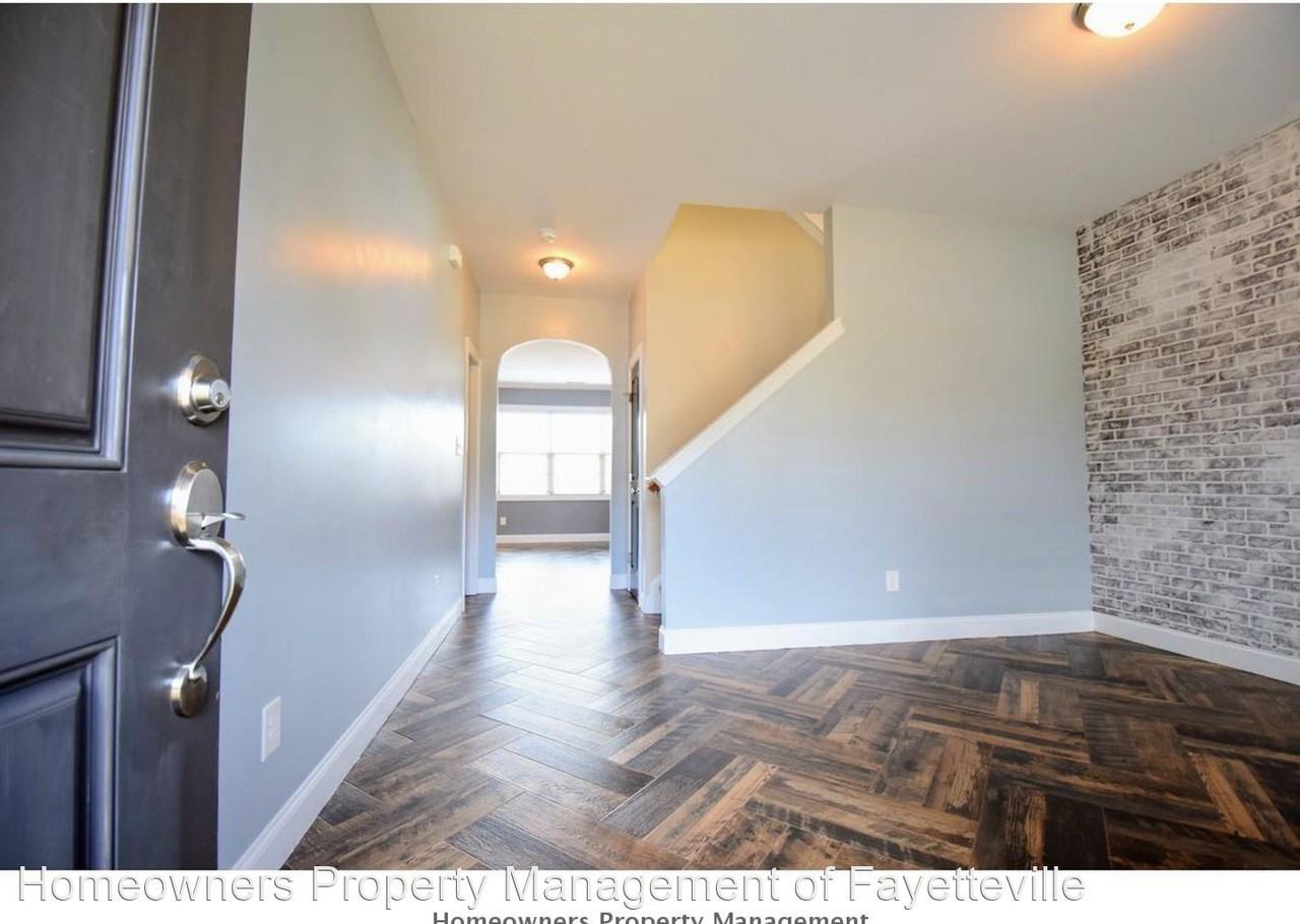 1032 Bombay Dr - Photo 3 of 27