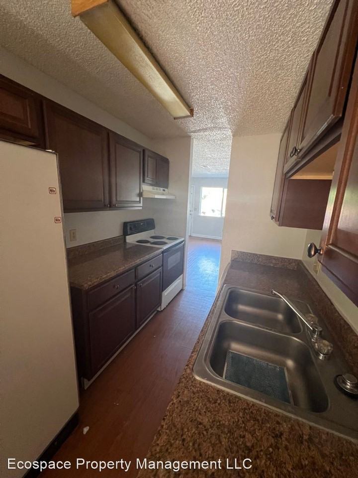 802 Excalibur Street - Photo 2 of 18