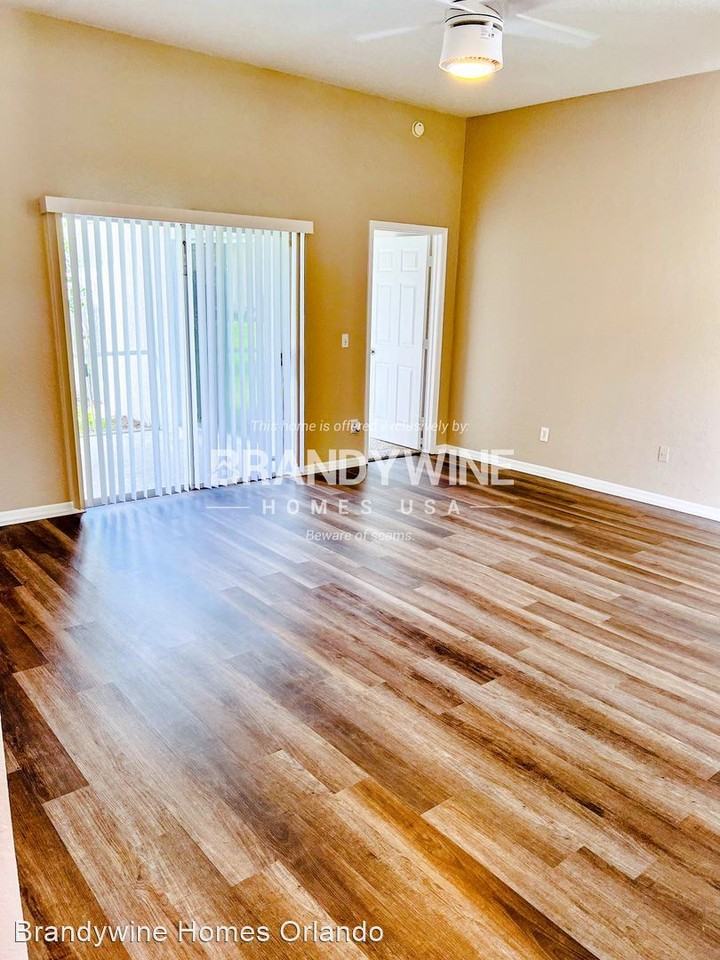 815 Via Del Sol Dr - Photo 3 of 19