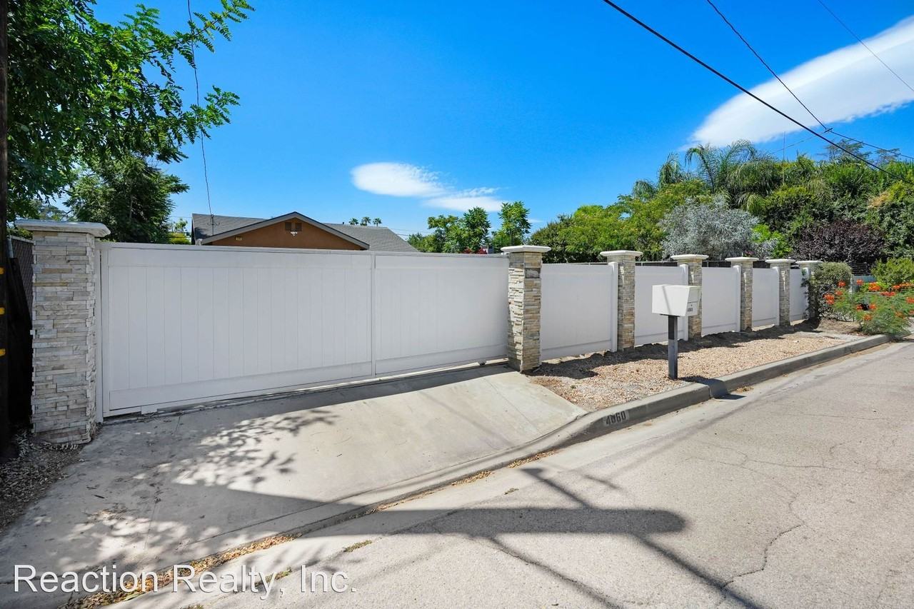 4060 Electric Ave - Photo 2 of 18