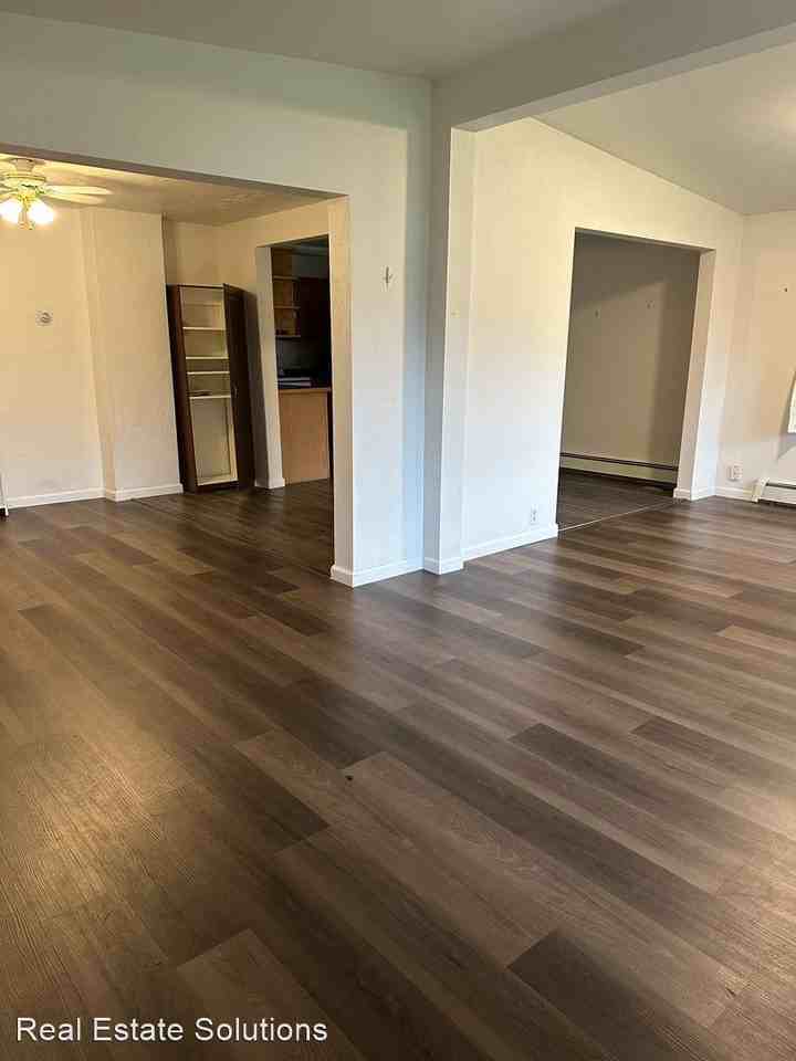 5514 Cope St - Photo 3 of 16