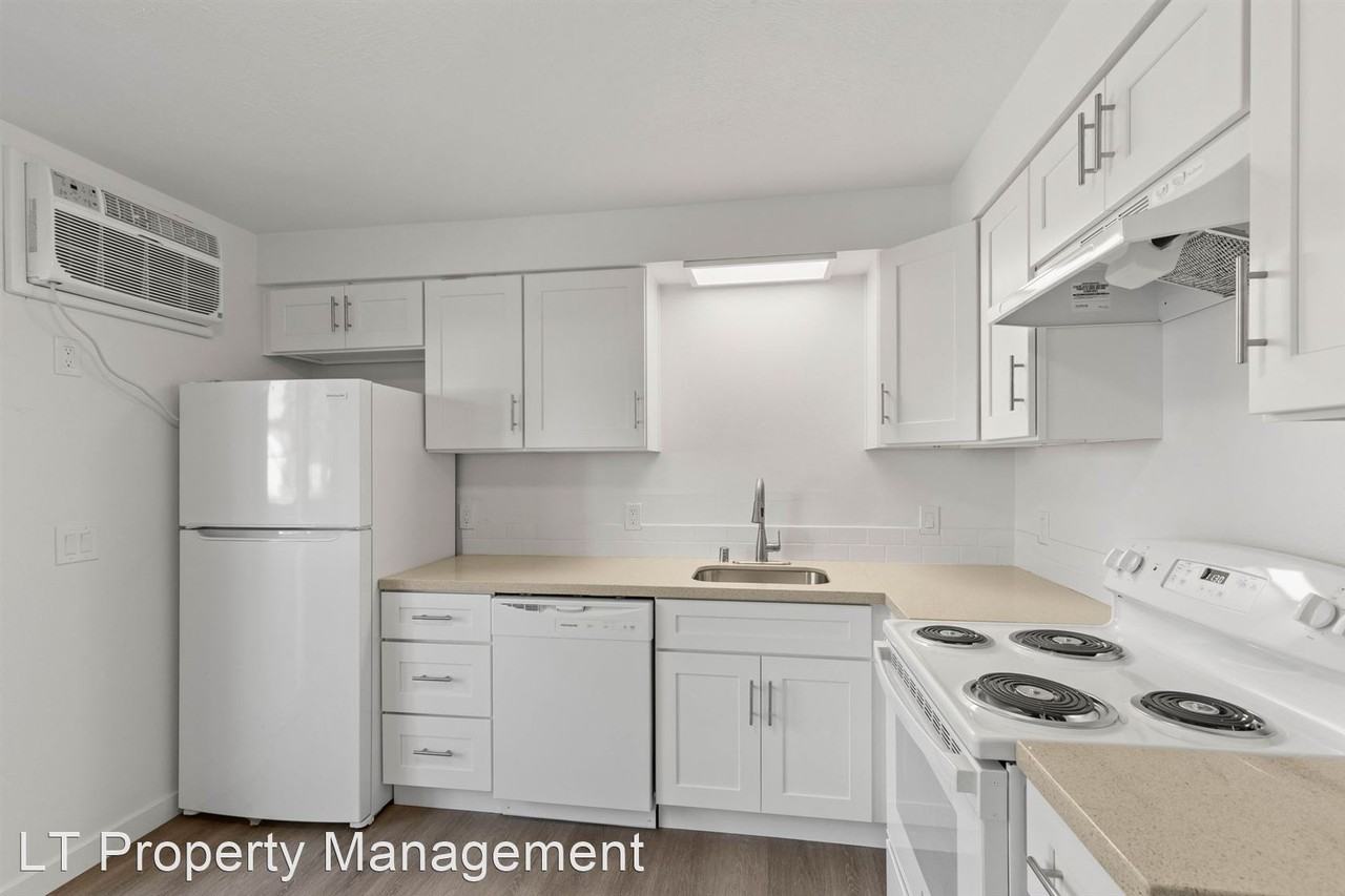 Greenwood Apartments - Photo 2 of 21