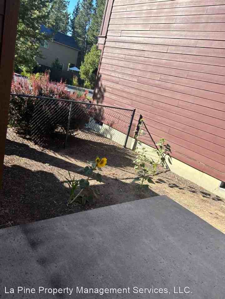 16555 Daisy Pl - Photo 3 of 26