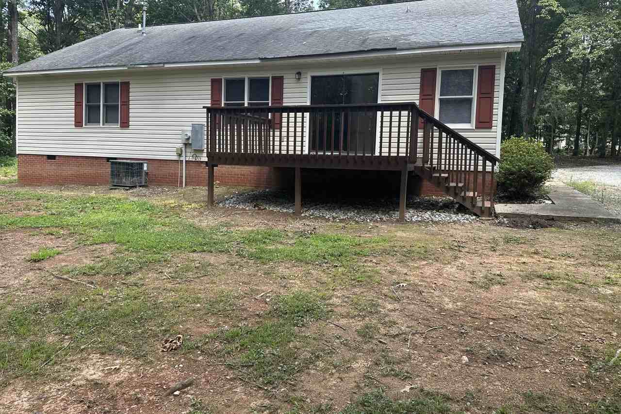 9402 Sawyer Rd - Photo 2 of 5