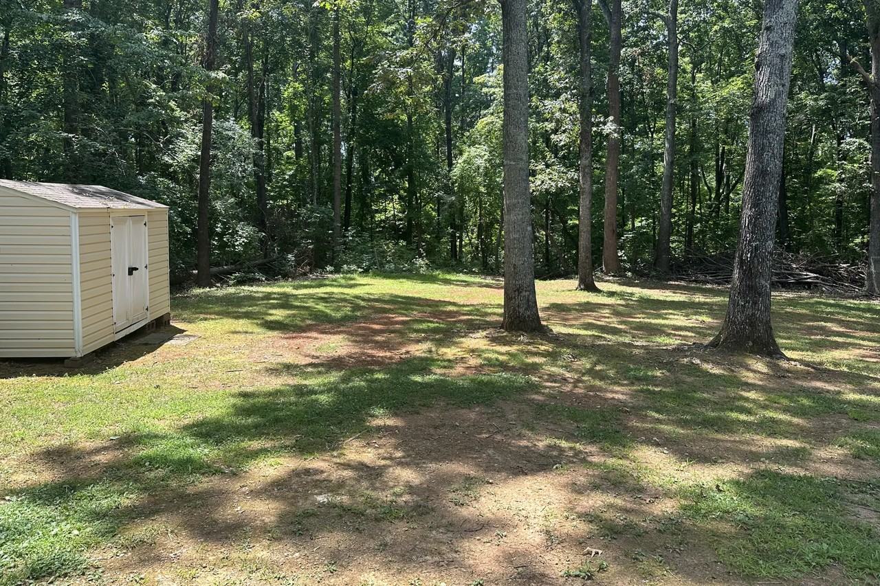9402 Sawyer Rd - Photo 3 of 5