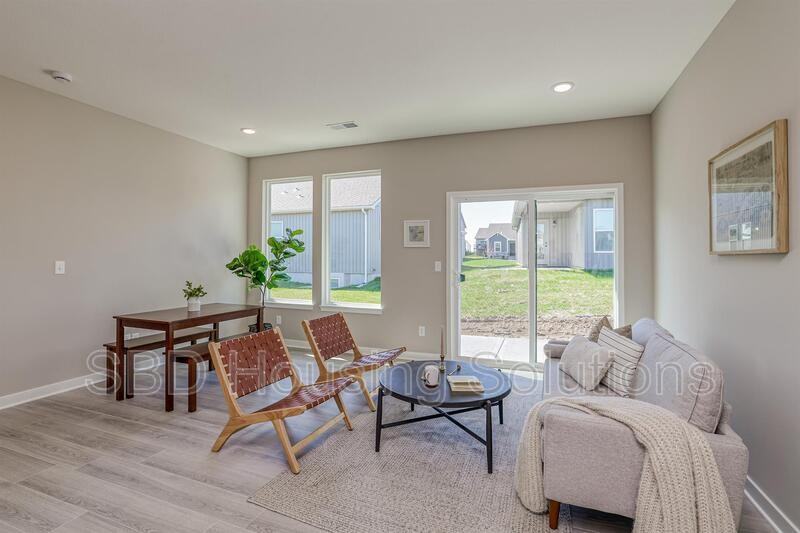 27402 E Oak View Dr - Photo 2 of 11