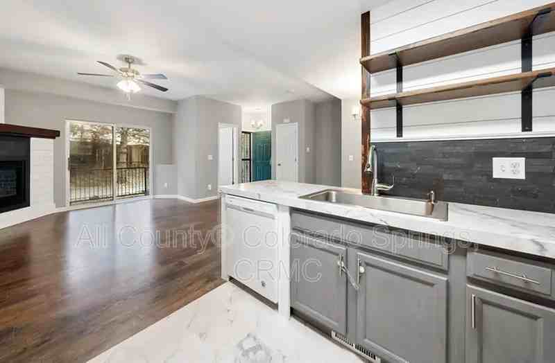 2095 Legacy Ridge Vw #103 - Photo 7 of 18