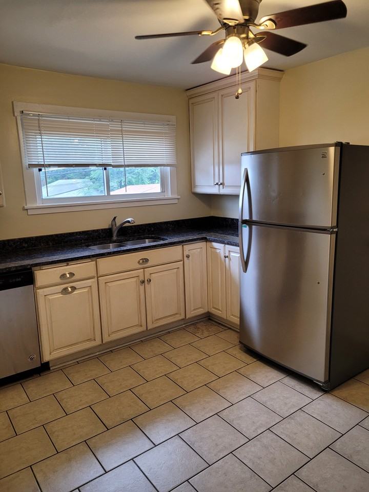 3538 Fleming Ave - Photo 3 of 12