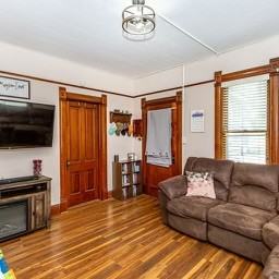 302 3rd St Nw - Photo 3 of 50