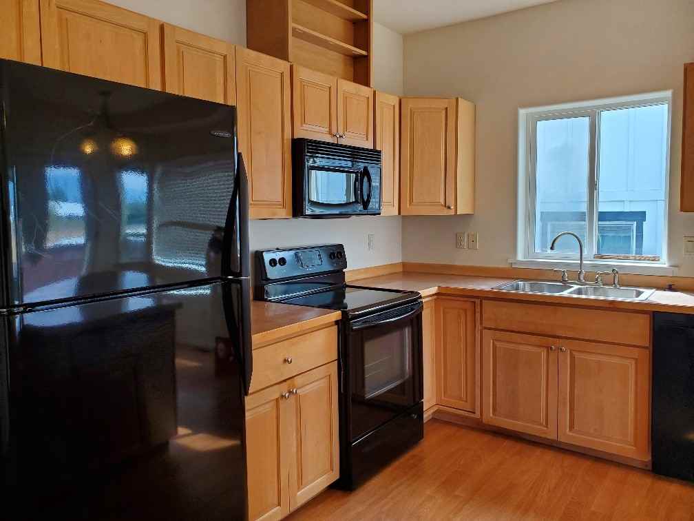 1411 11th St W - Photo 2 of 15