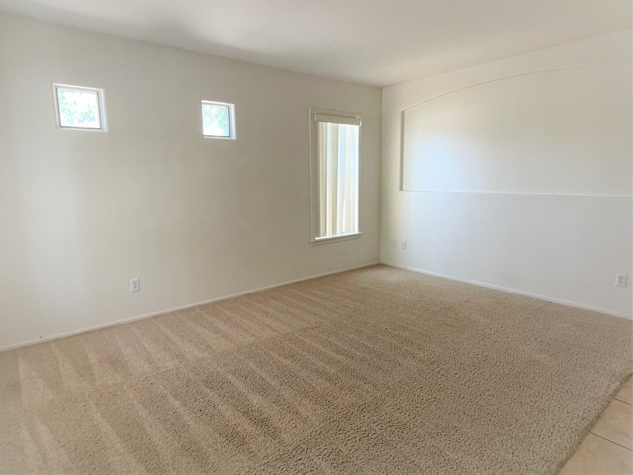 3426 E Hopkins Rd - Photo 2 of 28