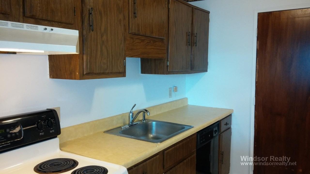 Eleanor St. & Clark Ave #24 - Photo 5 of 8