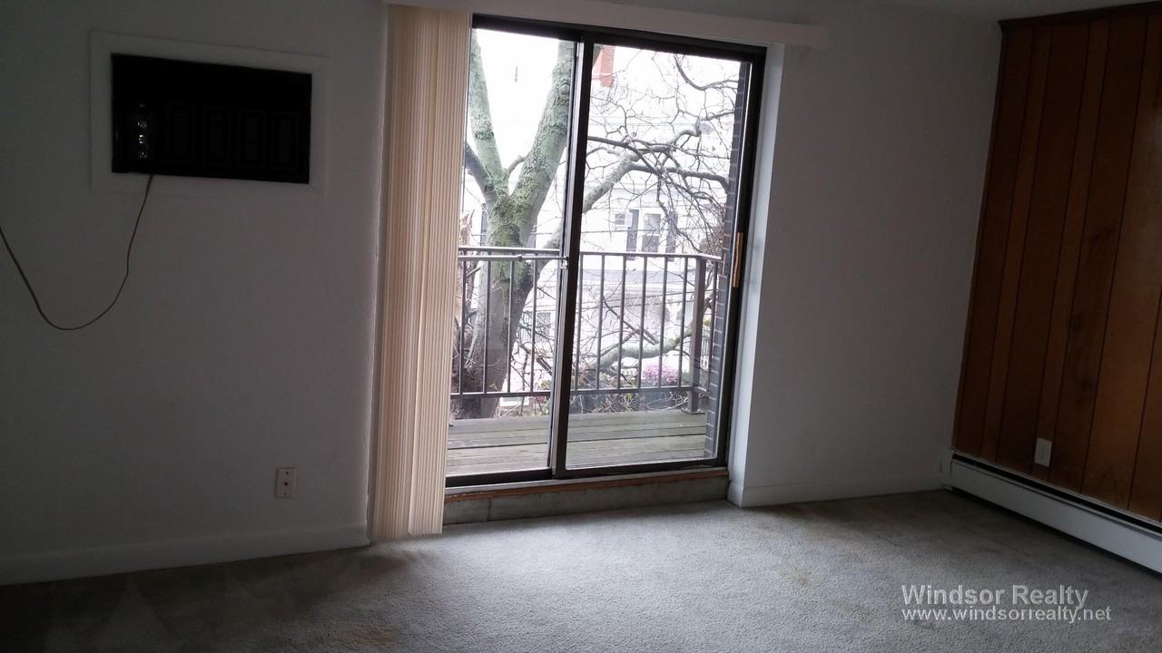 Eleanor St. & Clark Ave #24 - Photo 6 of 8