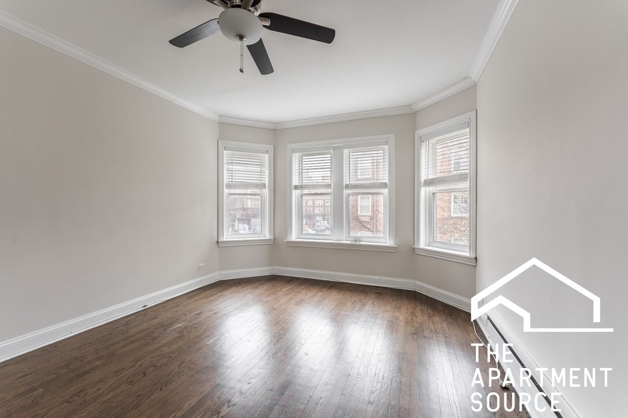 W Roscoe St #2S - Photo 3 of 7