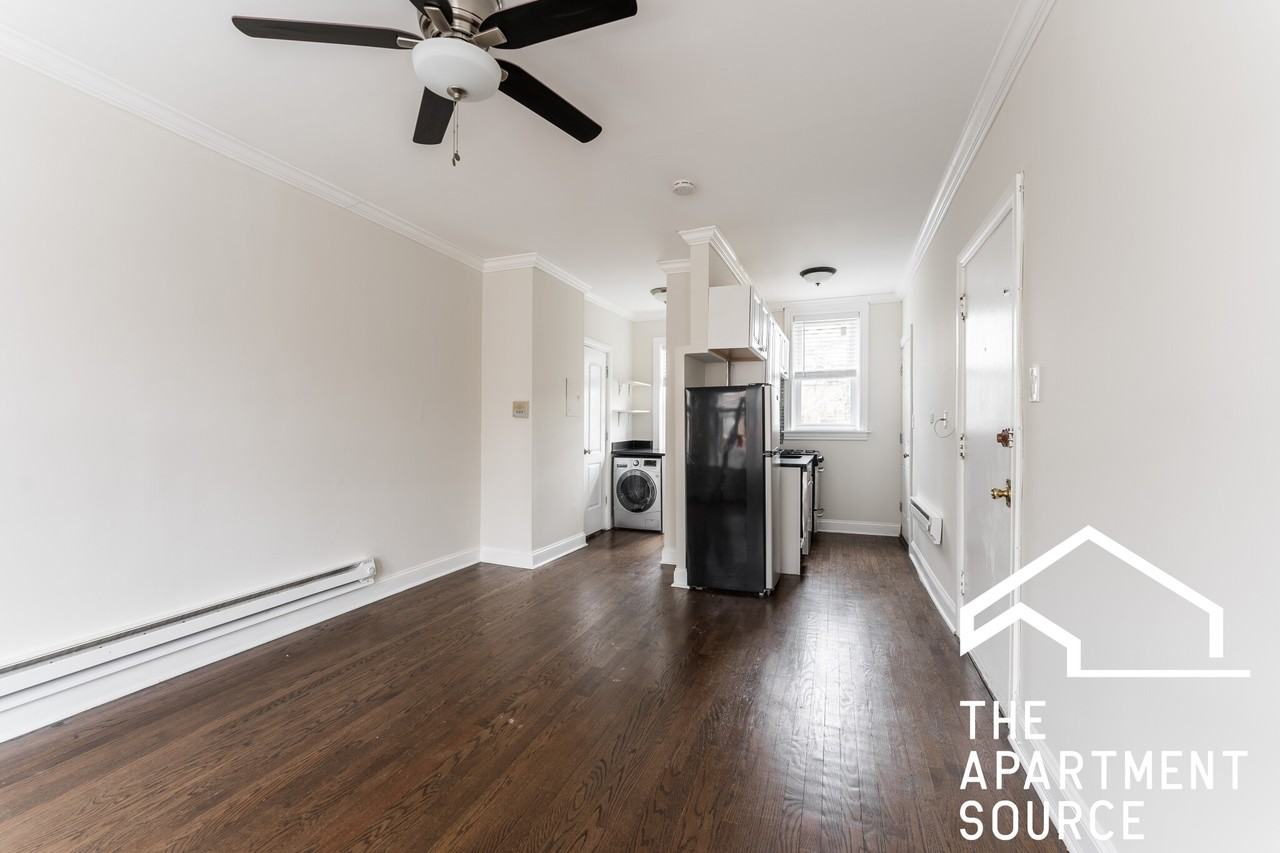 W Roscoe St #2S - Photo 2 of 7