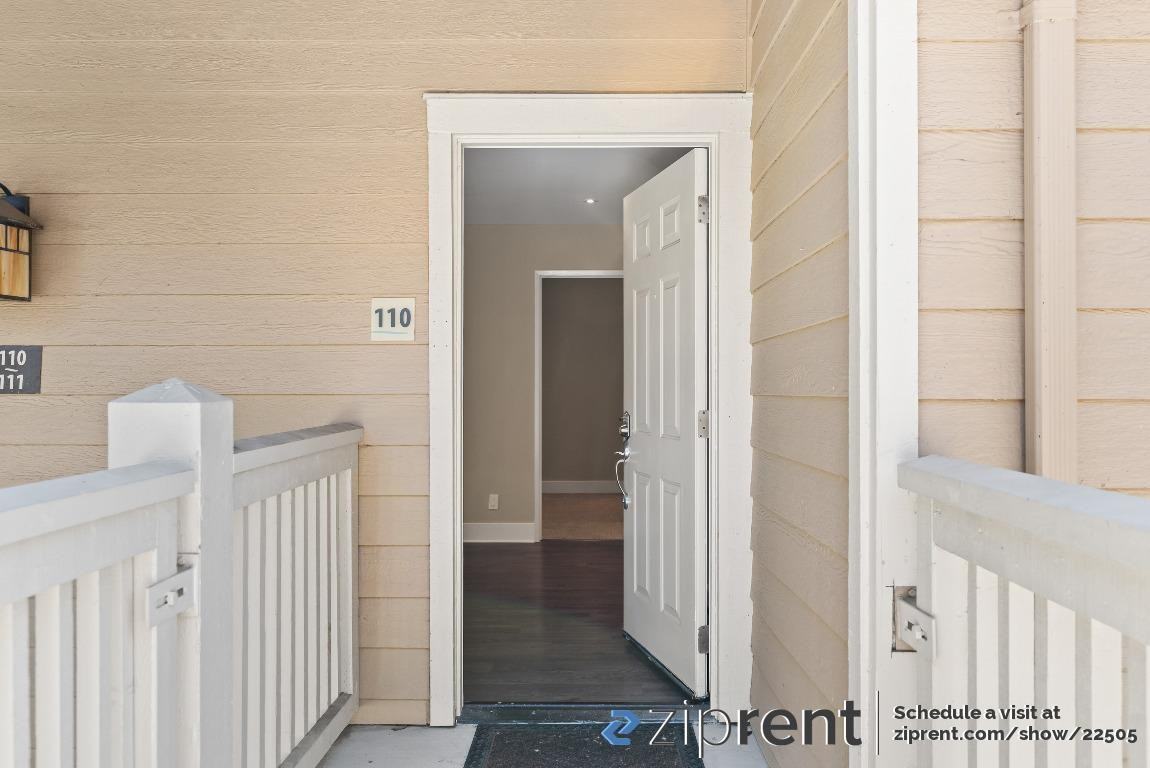 110 Shoreline Ct - Photo 2 of 21