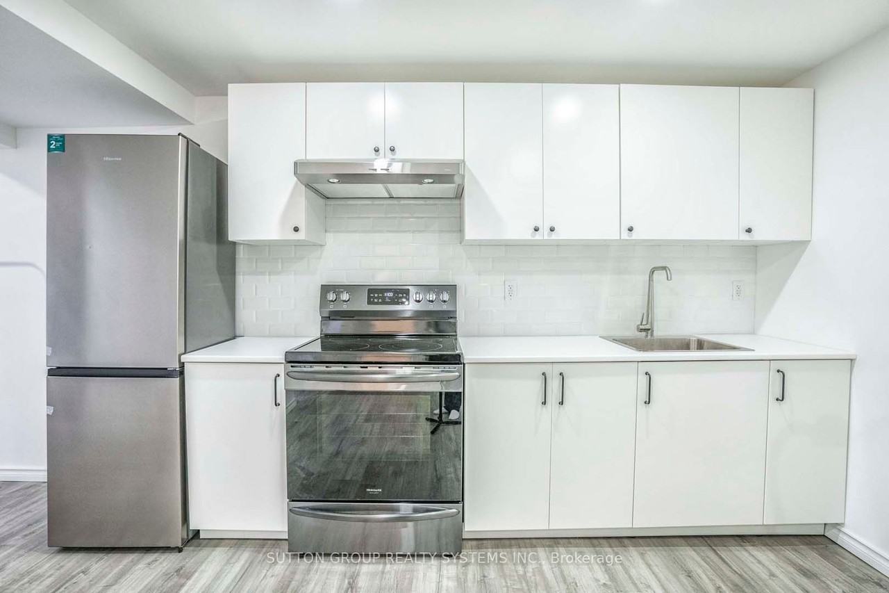3240 Gwendale Crescent #2 - Photo 5 of 14