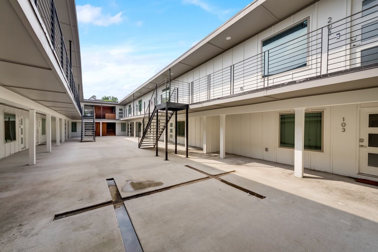 AN @ 4317 Gaston - Photo 3 of 12