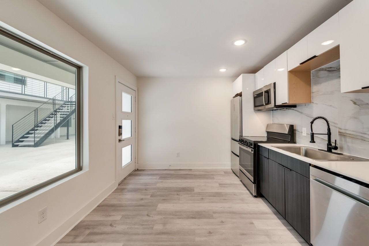 AN @ 4317 Gaston - Photo 6 of 12