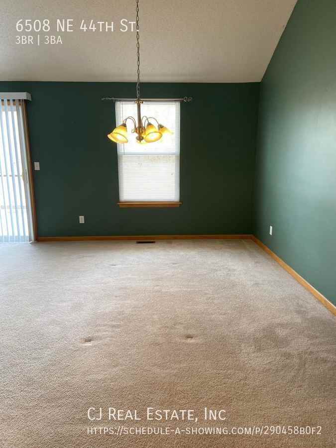 6508 Ne 44th St - Photo 3 of 10