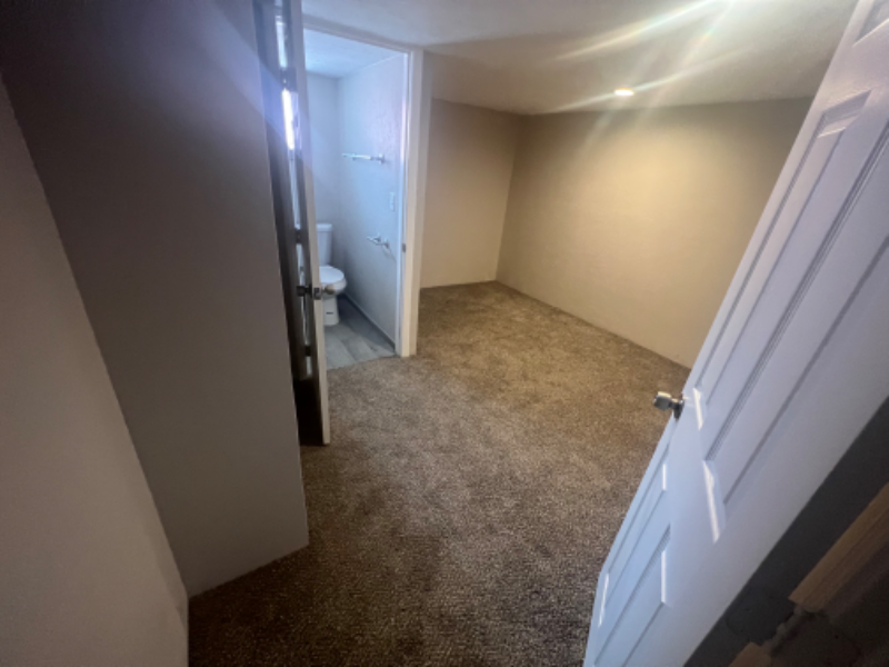 101 E 20th St - Photo 3 of 4