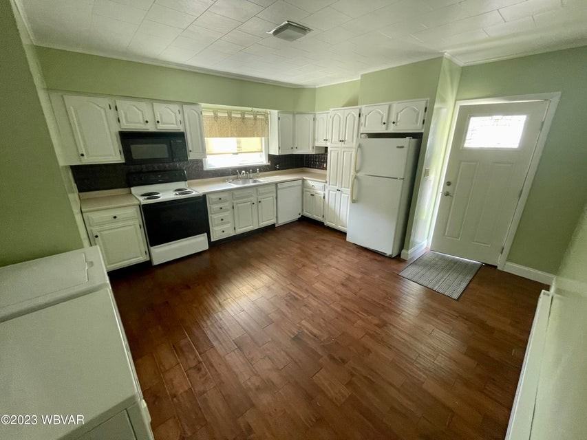 129 N Arch St #1 - Photo 2 of 8
