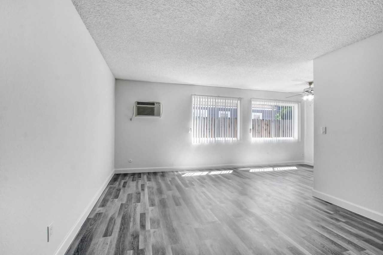 Gilmore  Apartments Van Nuys - Photo 5 of 113