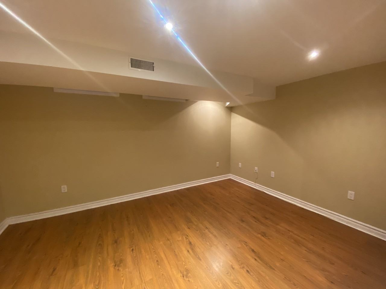 121 Middlemiss Crescent - Photo 3 of 18