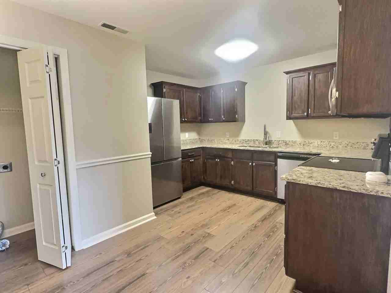 301 Corey Cir #301 - Photo 5 of 14