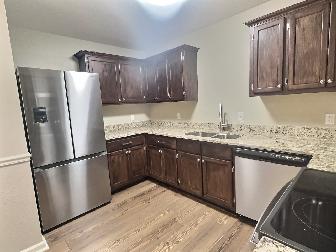 301 Corey Cir #301 - Photo 6 of 14