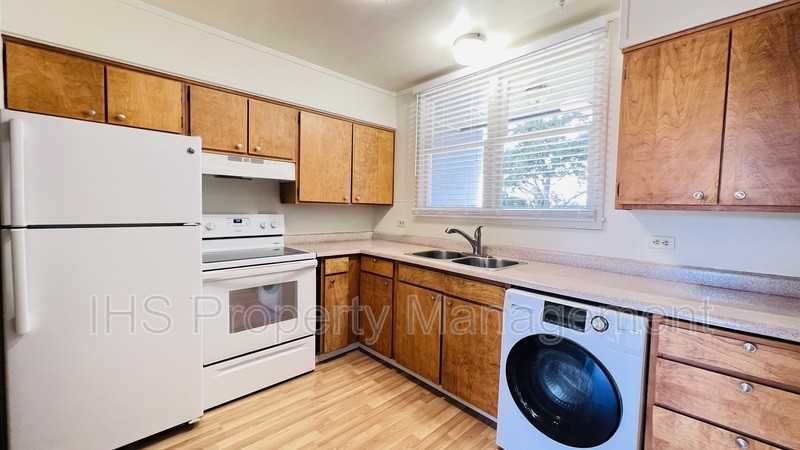 1213 George Washington Way #51 - Photo 2 of 5