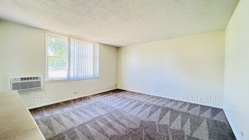 1213 George Washington Way #51 - Photo 3 of 5