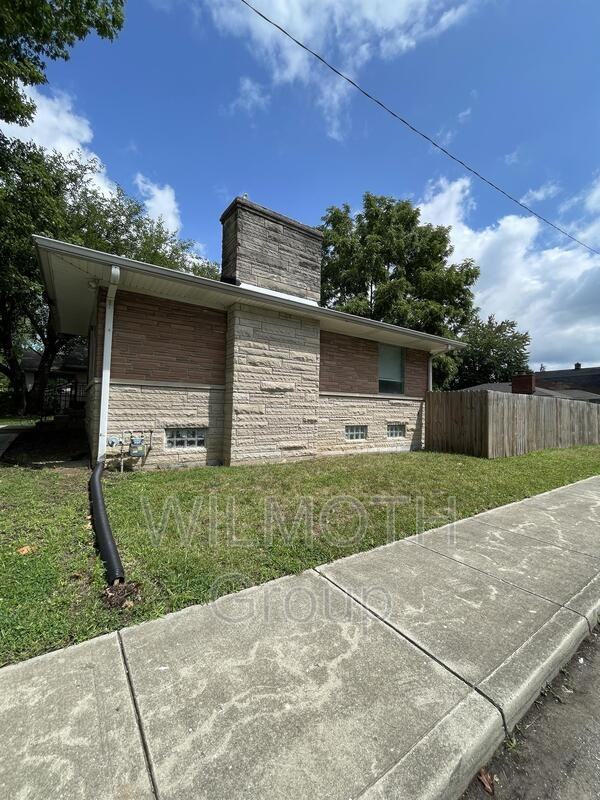 3901 Clarendon Rd - Photo 3 of 10