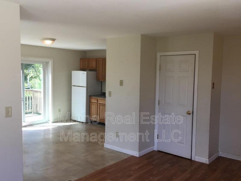 17 Patrick Dr - Photo 2 of 16