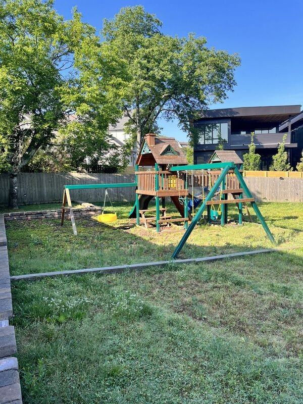 2023 Galbraith Dr - Photo 2 of 32