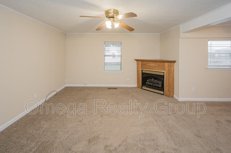 1586 Arcade Ter - Photo 7 of 34