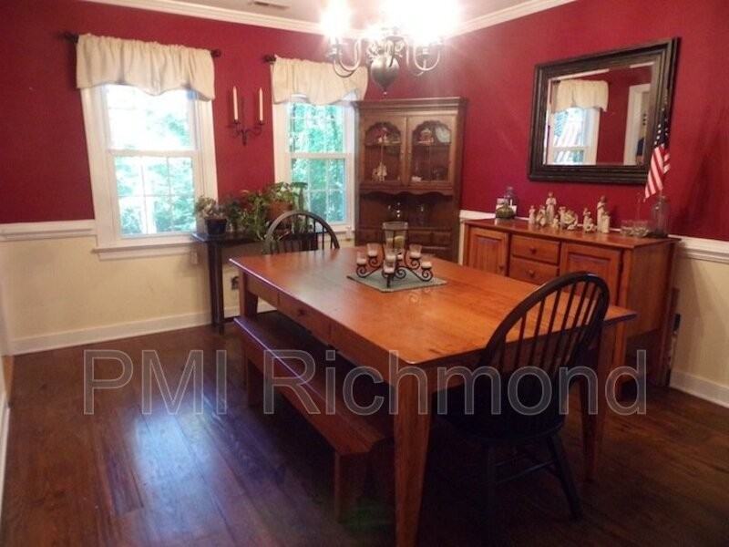 7484 Rockfalls Dr - Photo 3 of 16