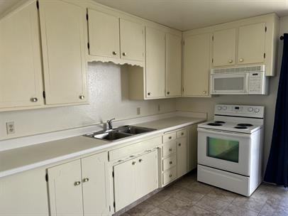 1047 East Main Street - Photo 2 of 18