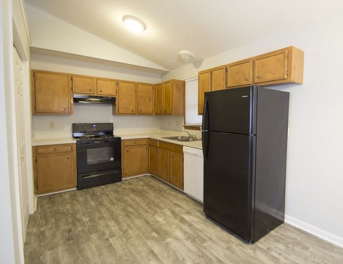 136 Spreading Branch Dr - Photo 2 of 9